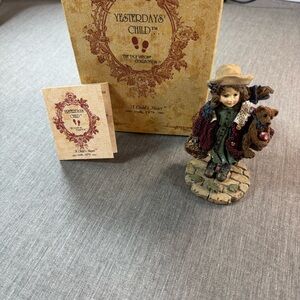 Boyds Bears Dollstone Collection CANDICE with MATTHEW..GATHERING APPLES in Box